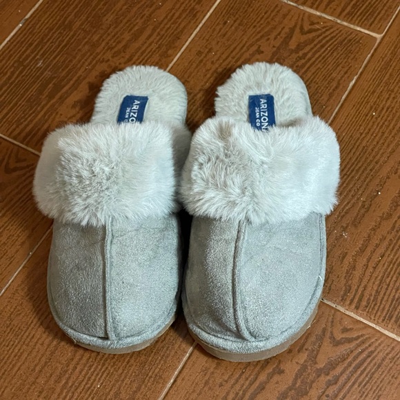 Arizona Becca Faux Fur Gray Slippers Size 5 to 6 small fuzzy slides shoes vegan - Picture 6 of 16